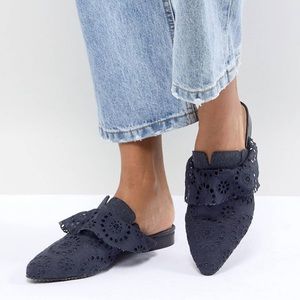 ✨HP✨ 🥳🥳 Free People Navy Eyelet Sienna Slip Ons 🌚 Sz 38EU/7.5US